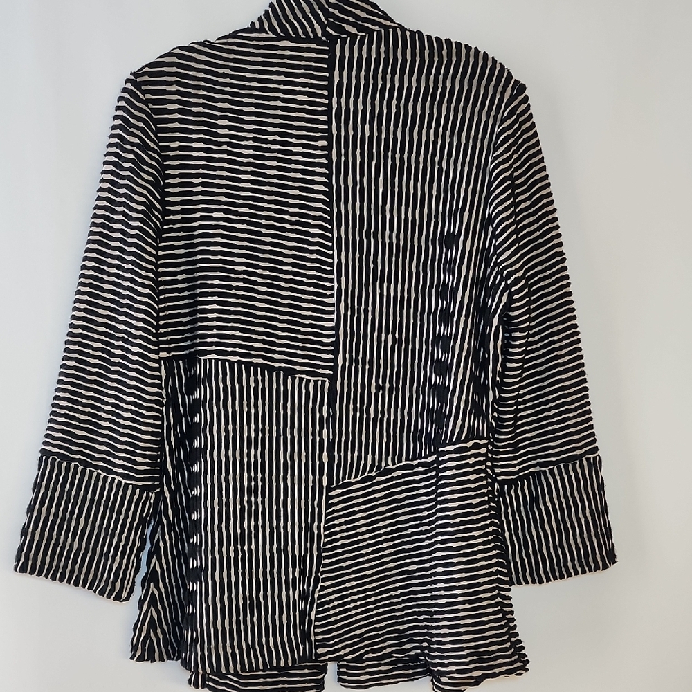 IC COLLECTION Black and Cream Striped Jacket - Picture 6 of 11